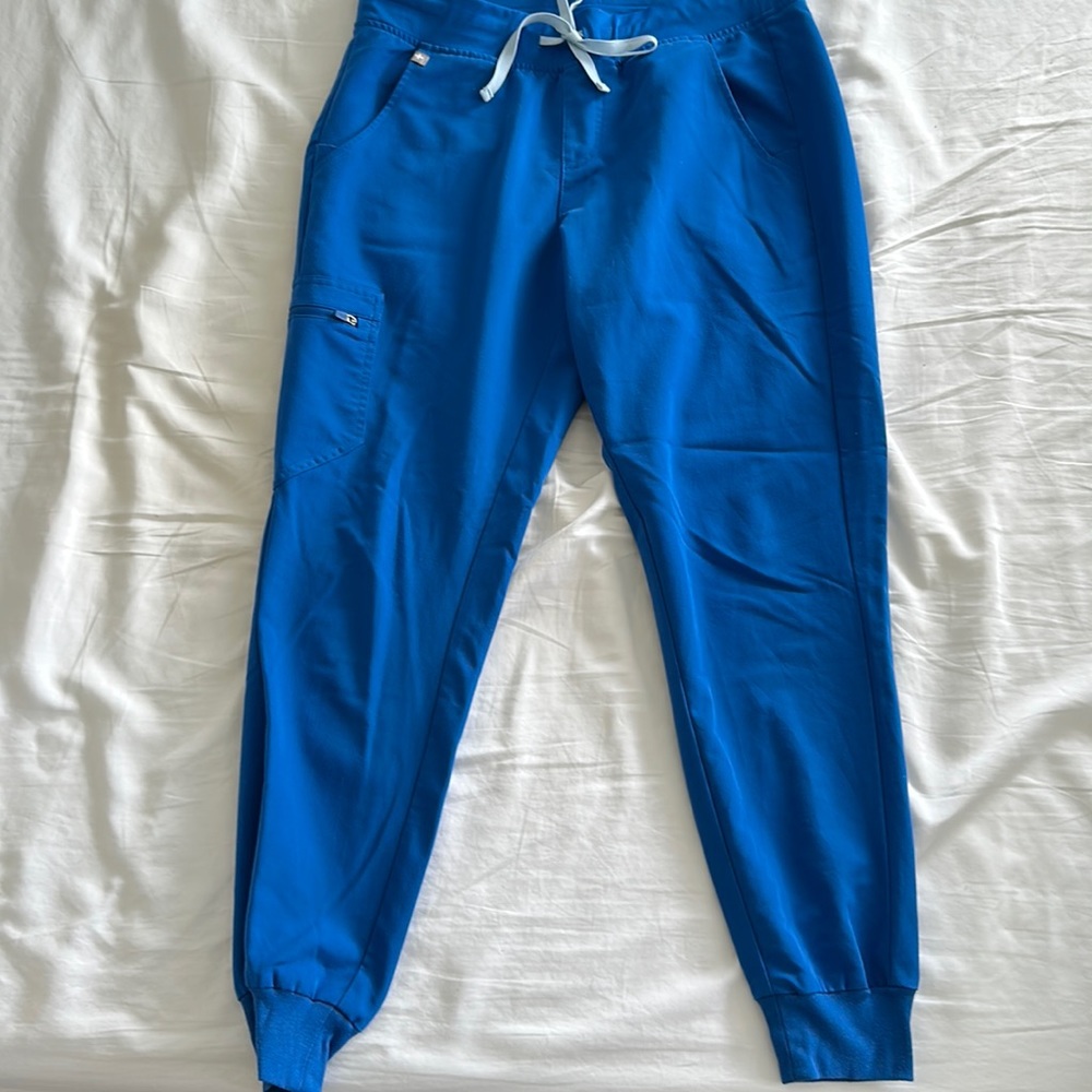 FIGS women’s size Medium Jogger Zamora Scrub Pants in Blue